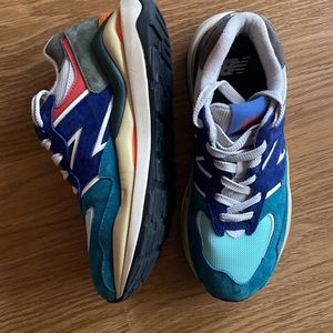 Men’s 6 / Women’s 7.5
Worn a handful of times, very little to no wear